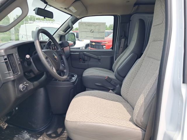 2025 Chevrolet Express Cargo Work Van - Photo 8