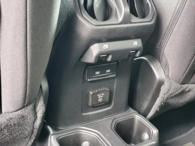 2023 Jeep Wrangler 4-Door Sahara - Photo 25