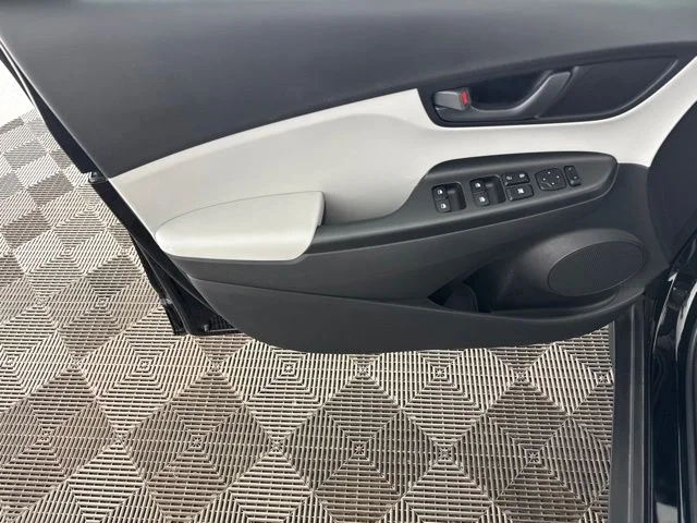 Used 2023 Black Hyundai SEL image 20