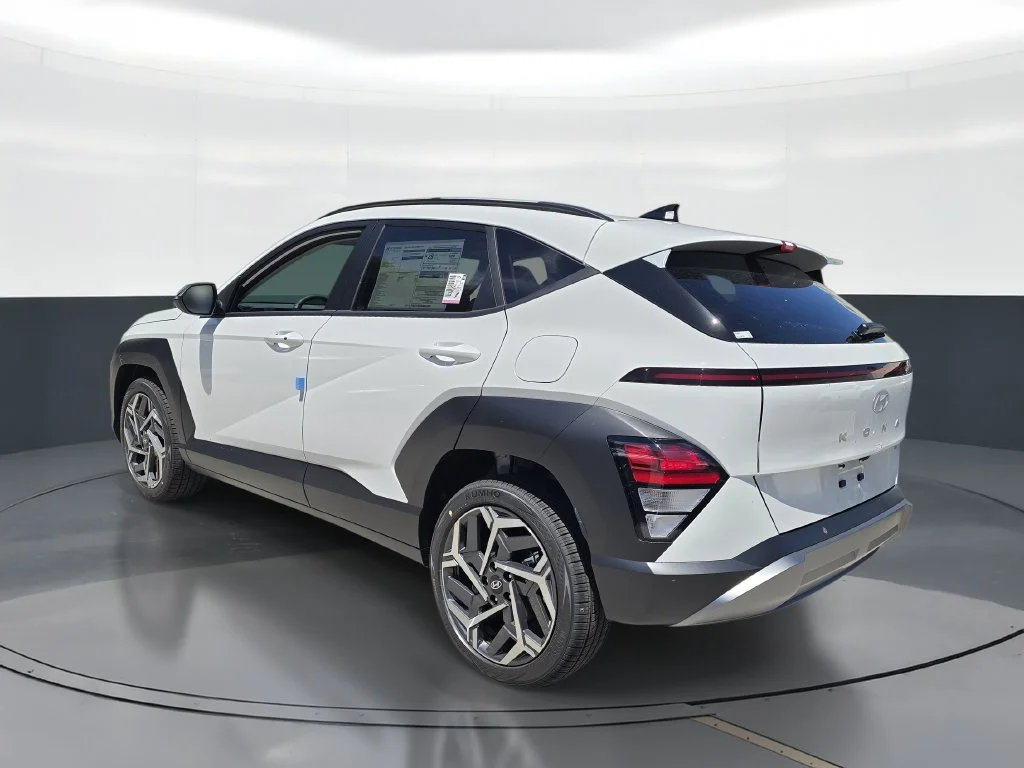 New 2027 White Hyundai SEL Premium image 4