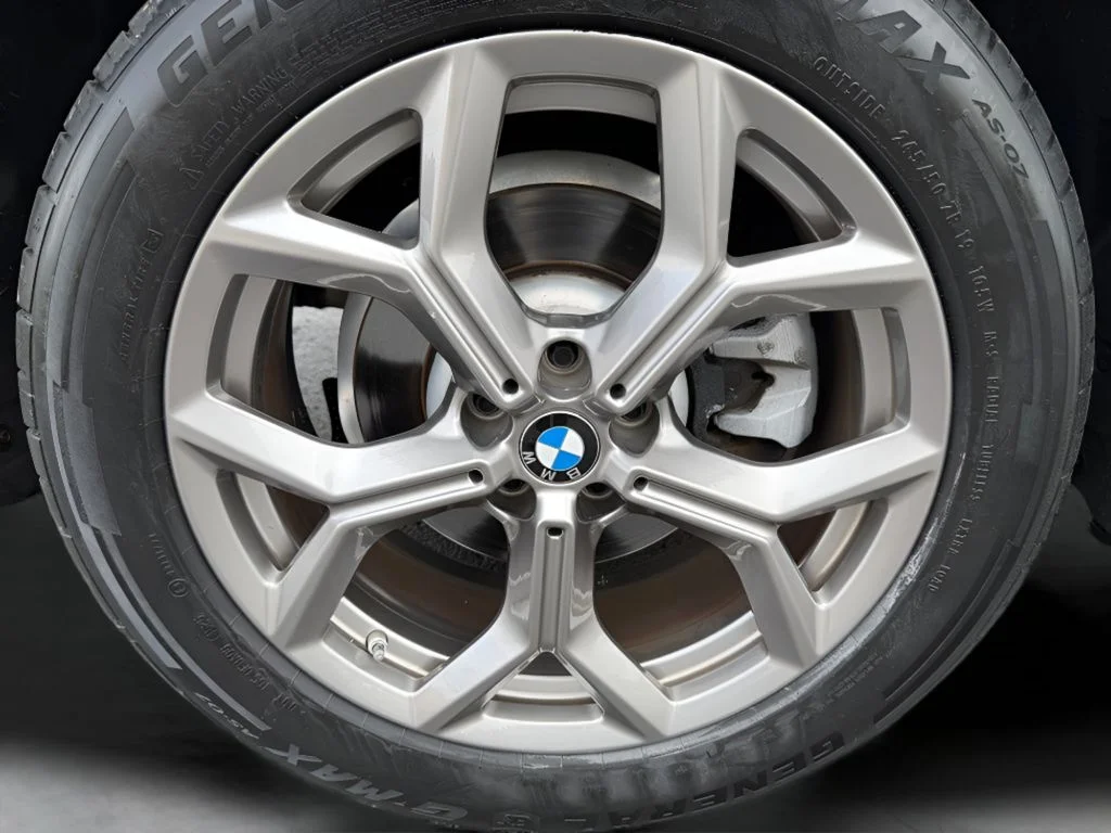 Used 2023 Black BMW xDrive30i image 31