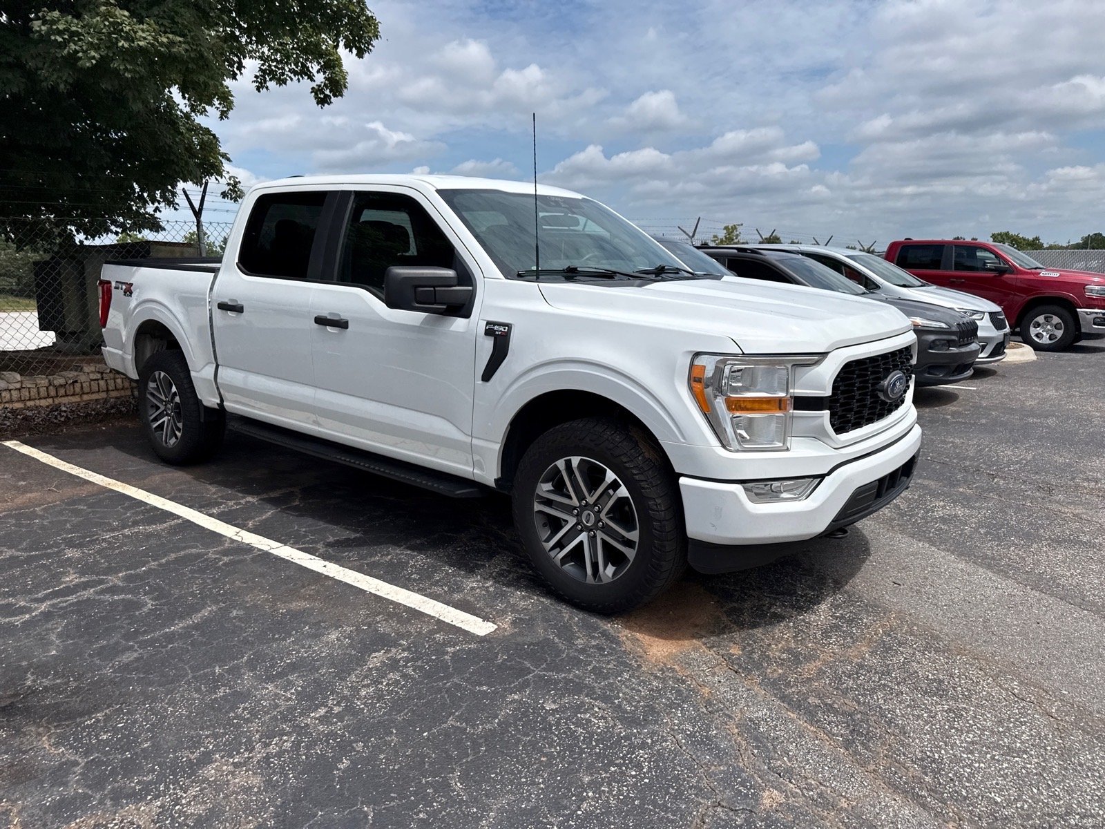 Used 2021 Oxford White Ford 4x4 XL 4dr SuperCrew 5.5 ft. SB image 1