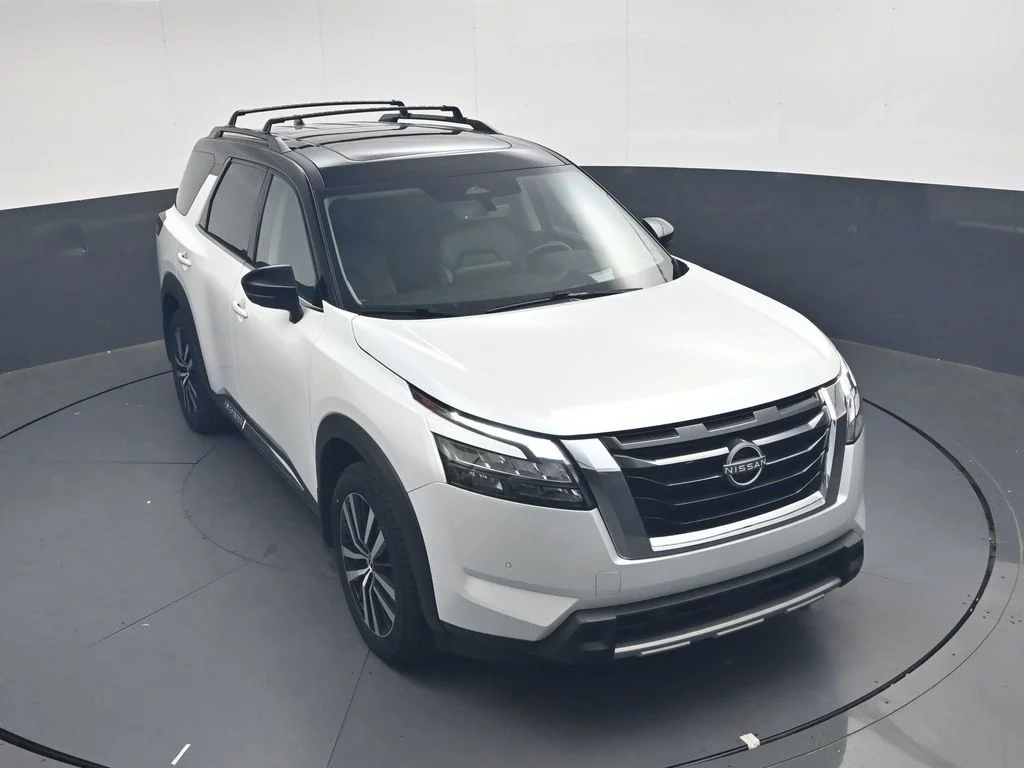 Used 2025 White Nissan Platinum image 31