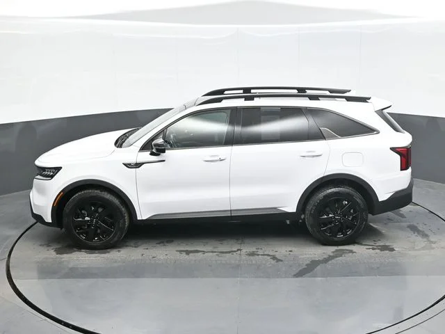 Used 2023 White Kia X-Line S image 12