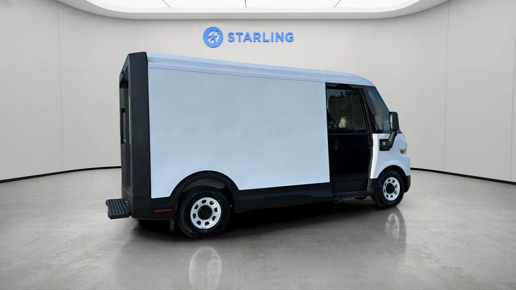 Used 2024 Oyster White BrightDrop EJY image 10