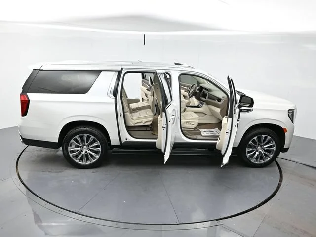 Used 2021 WHITE FROST TRICOAT GMC Denali image 47