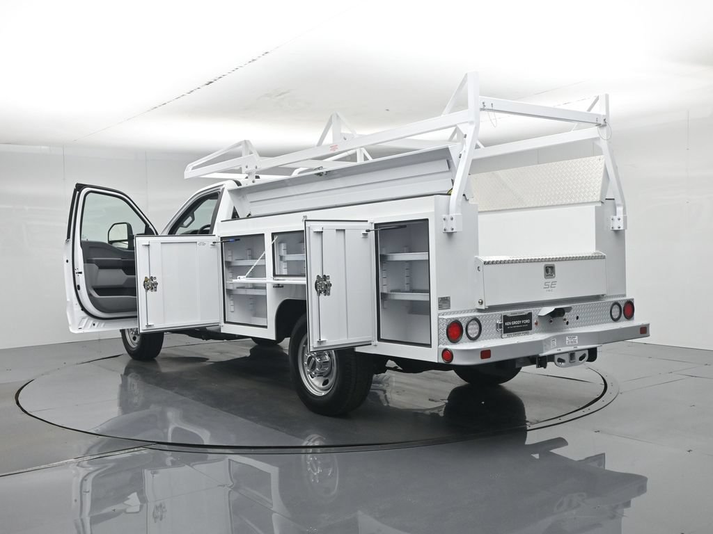 2026 Ford F-350 Super Duty Chassis Cab XL - Photo 36