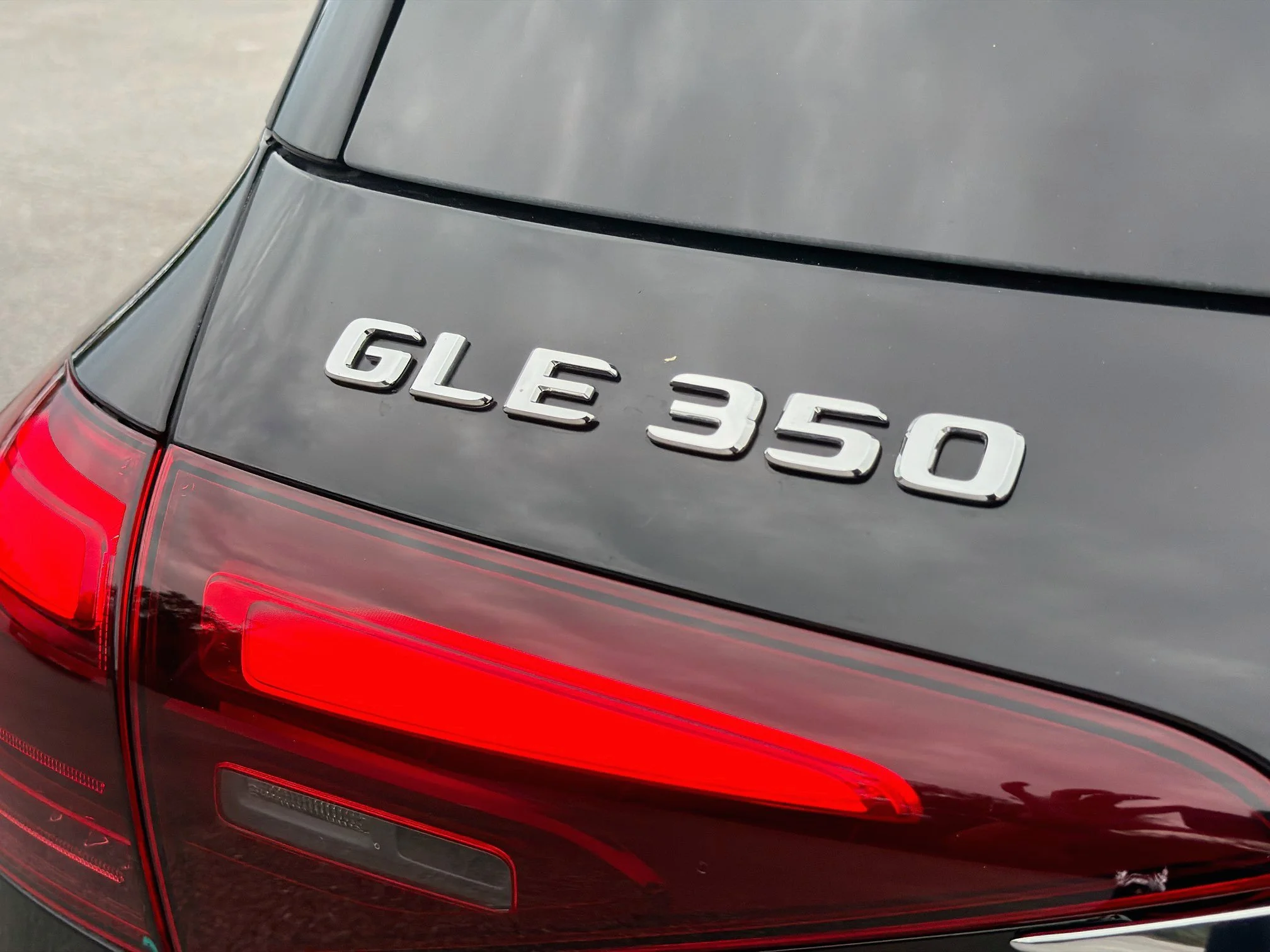 Used 2025 Obsidian Black Metallic Mercedes-Benz GLE 350 image 11