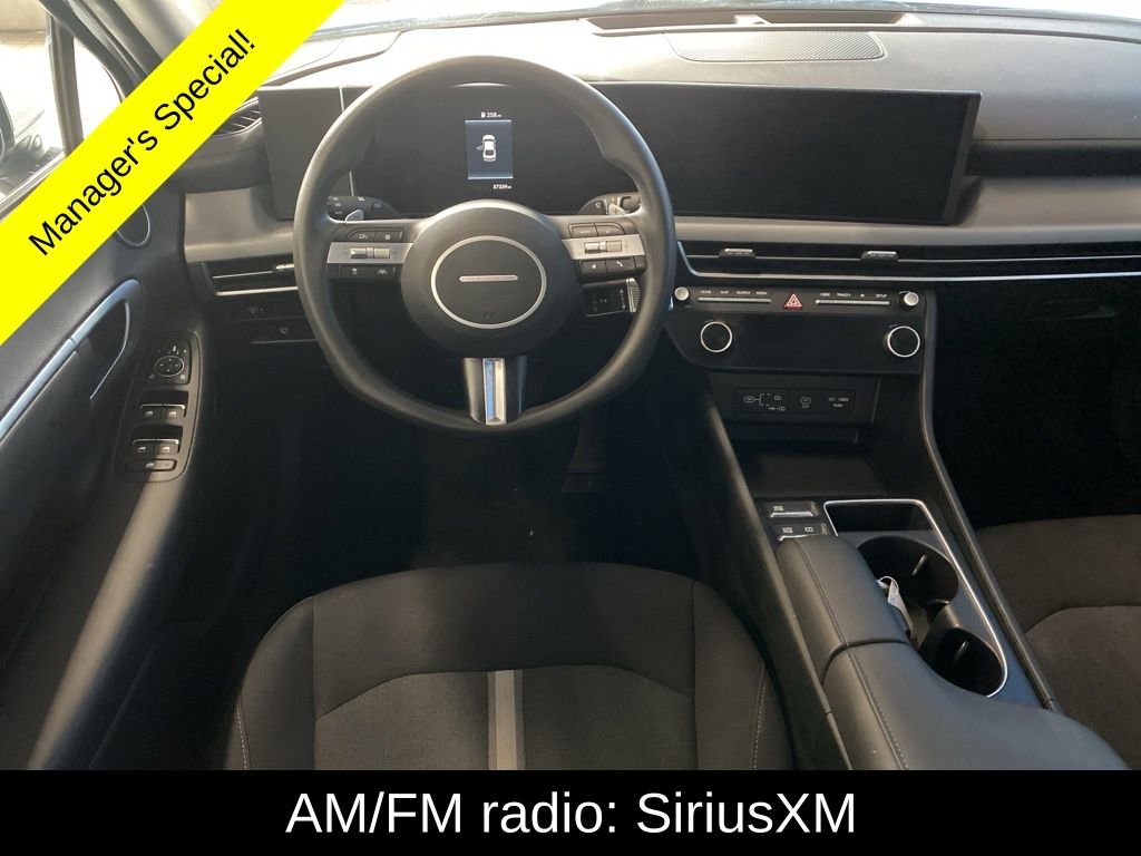 Used 2025 Silver Hyundai SEL image 5