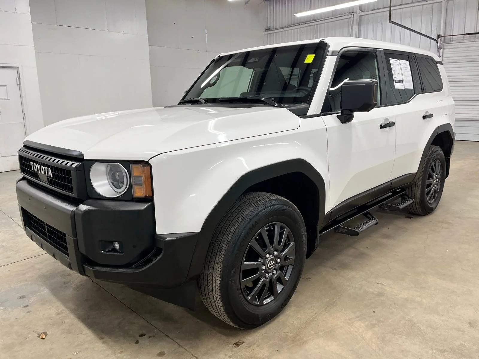 Used 2024 White Toyota 1958 image 4