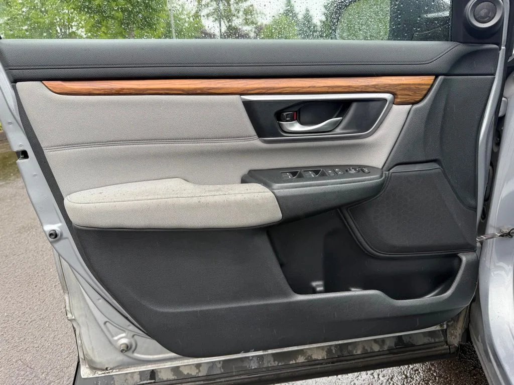 Used 2017 Lunar Silver Metallic Honda EX image 18