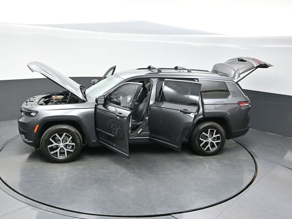 Used 2023 Gray Jeep Limited image 40