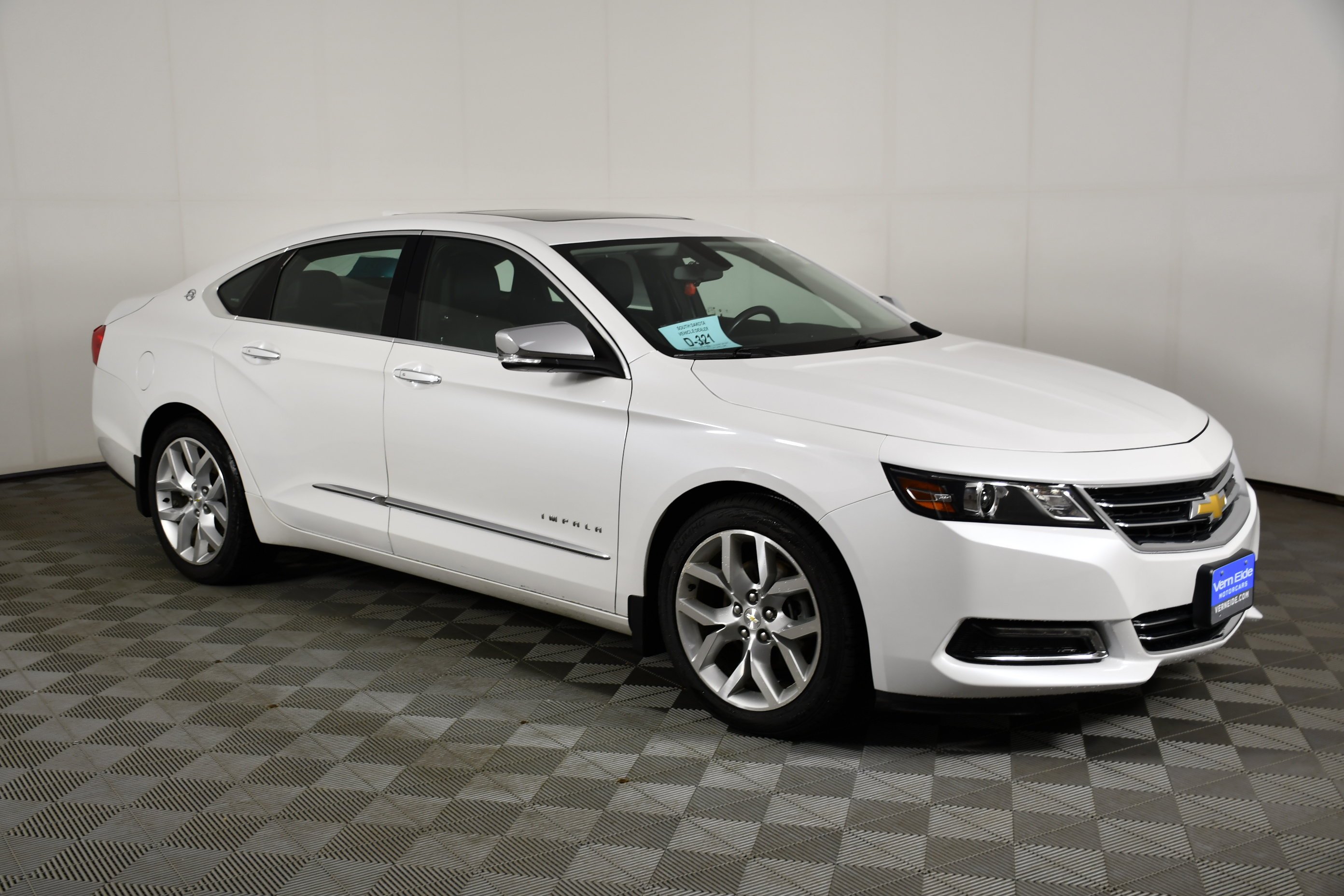 Used 2020 White Chevrolet Premier image 4