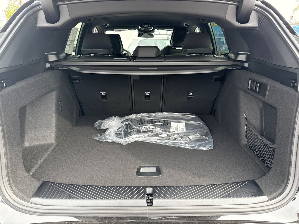 New 2026 Black Sapphire Metallic BMW 30 xDrive image 11