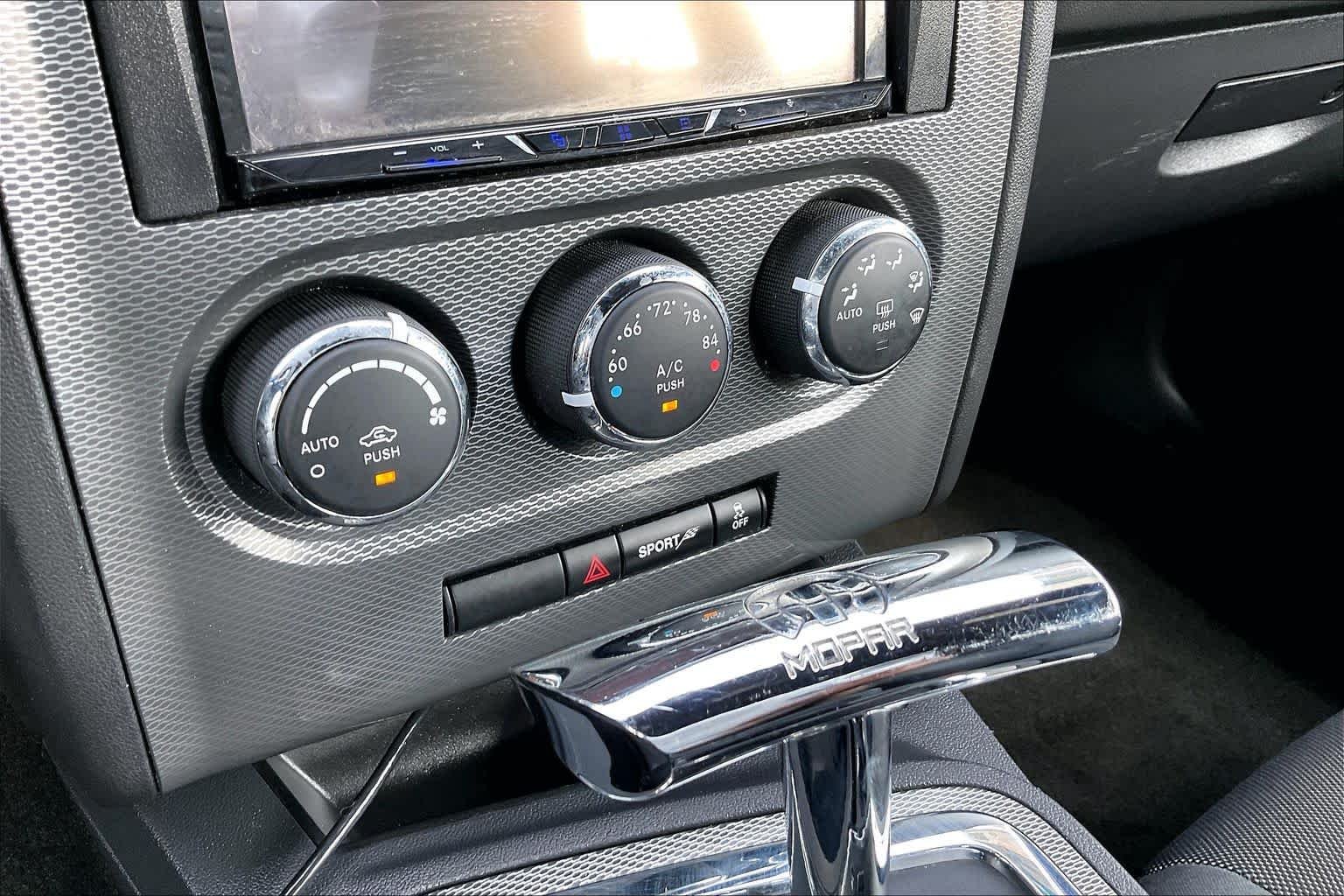 Used 2014 Billet Silver Metallic Clearcoat Dodge R/T image 30