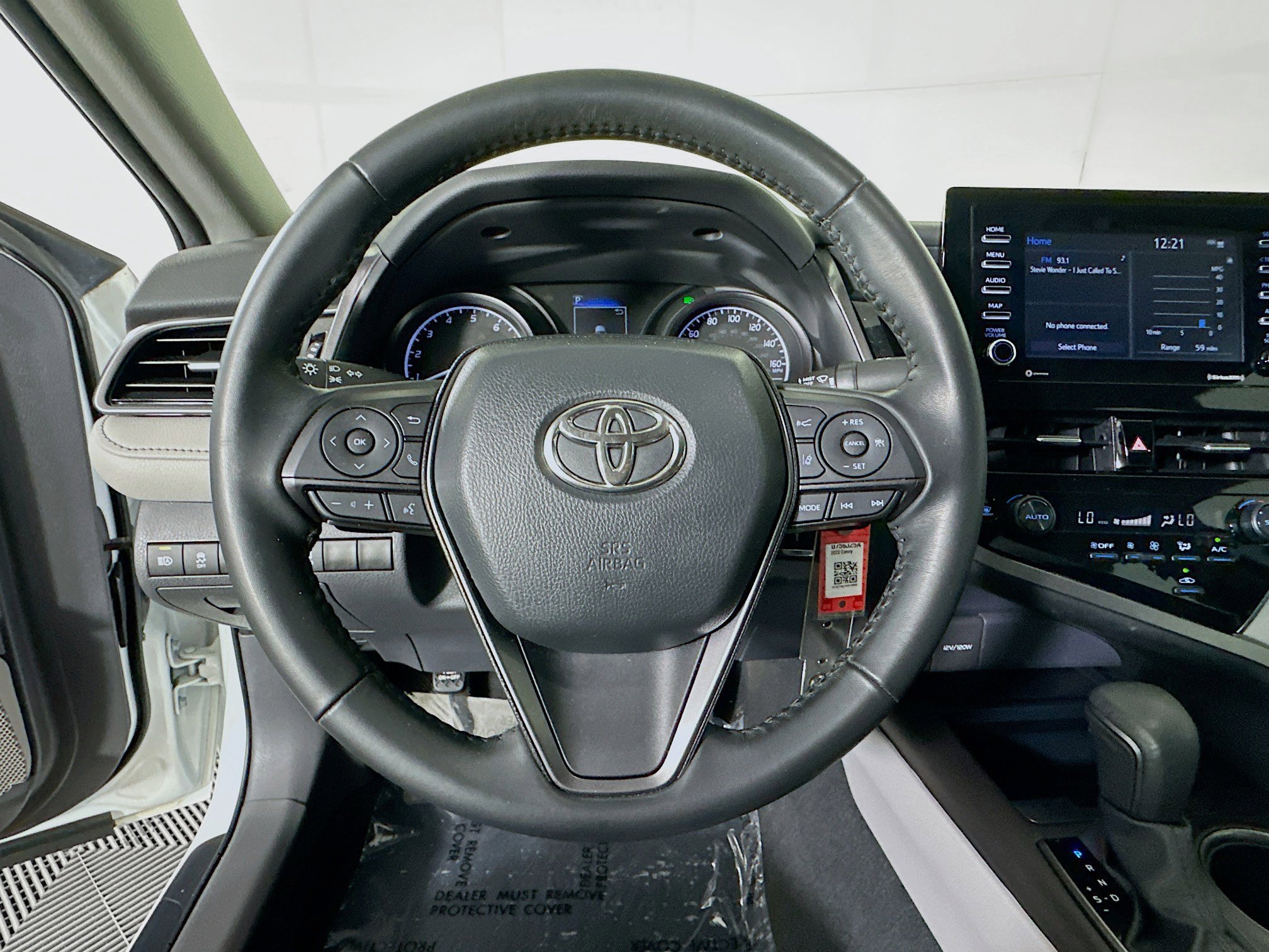 Used 2023 Ice Toyota SE image 15