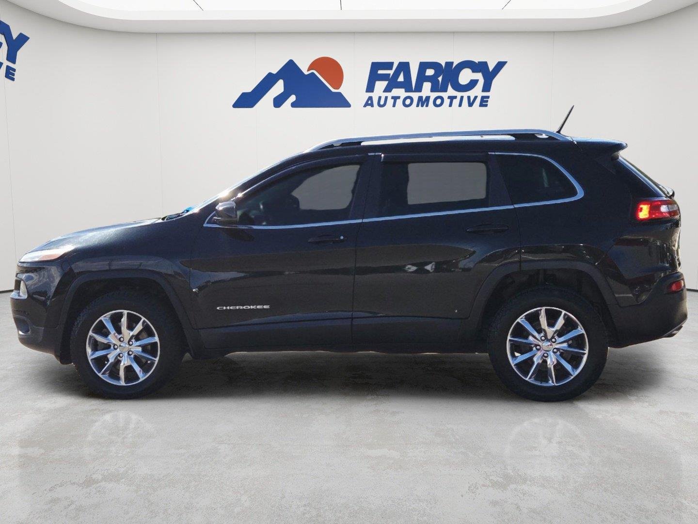Used 2014 Brilliant Black Crystal Pearlcoat Jeep Limited image 8