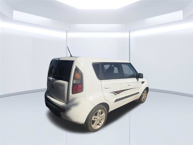Used 2010 White Kia Plus image 6