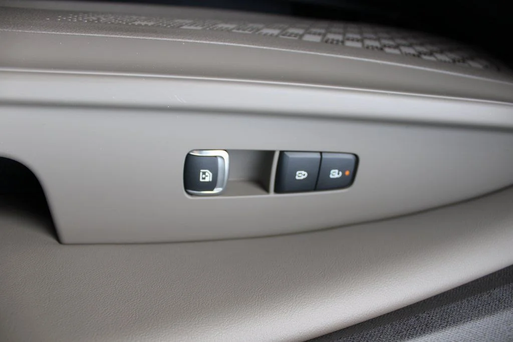 New 2026 White Kia EX image 24