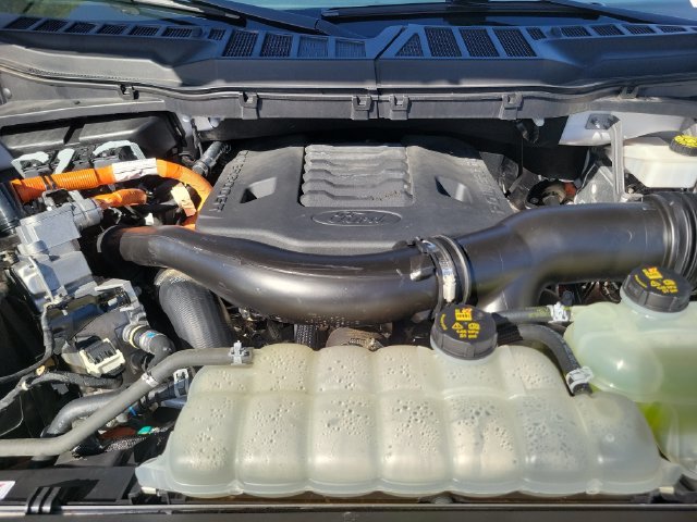 Certified Used 2023 Avalanche Ford XLT image 33