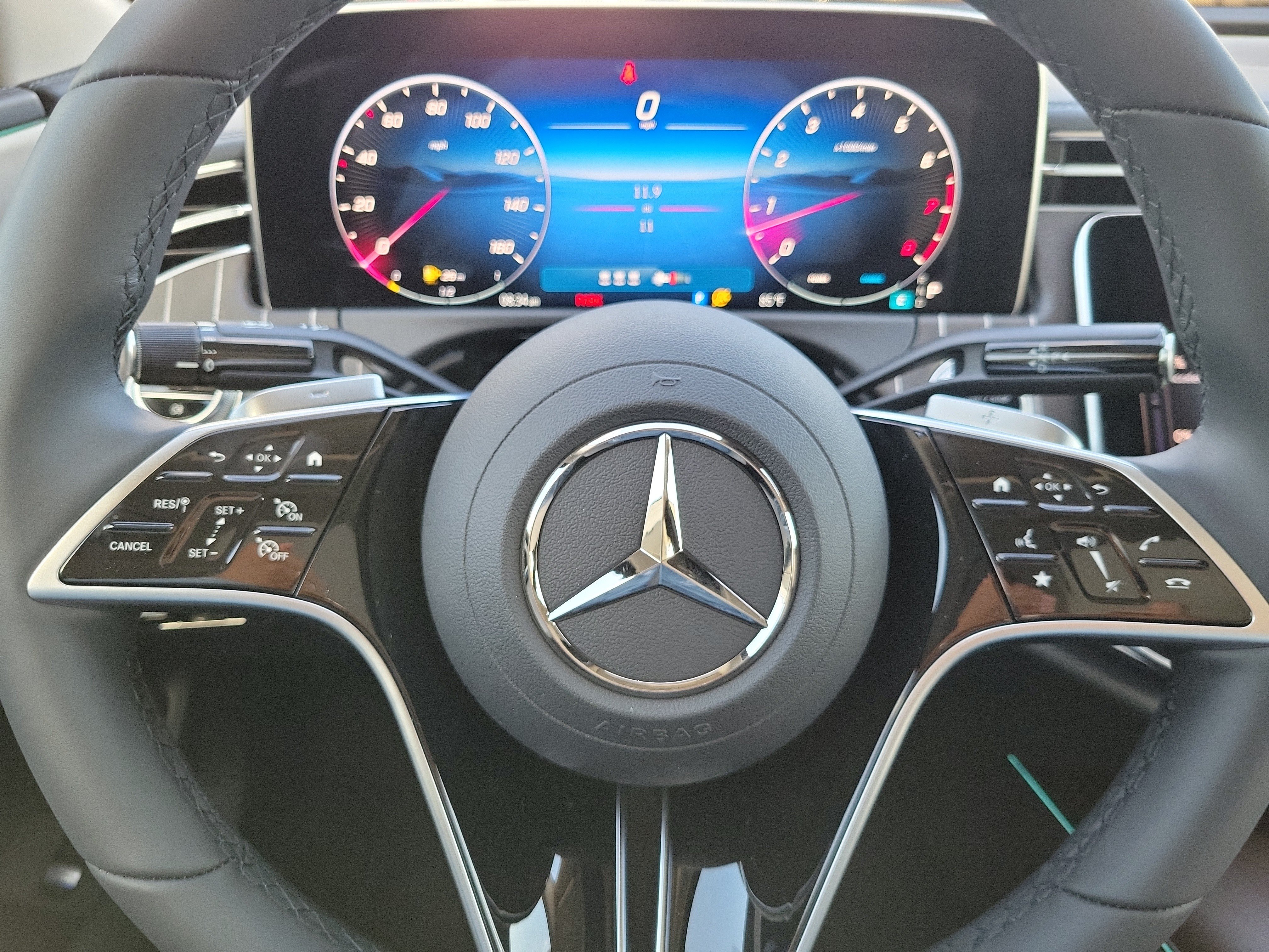 New 2026 MANUFAKTUR Moonlight White Metallic Mercedes-Benz E 350 image 55
