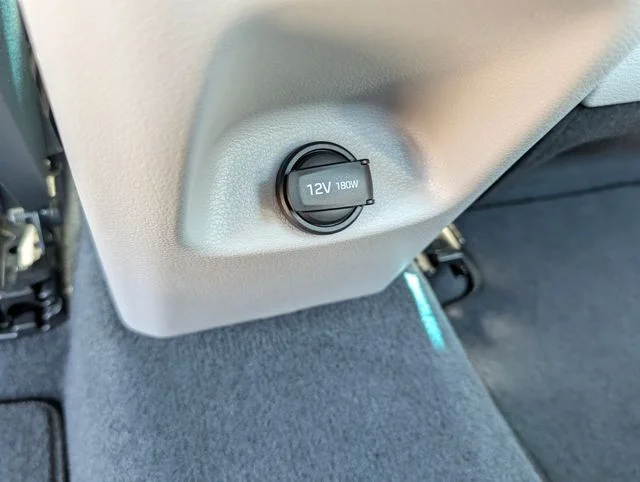 Used 2017 Silver Hyundai Base image 18