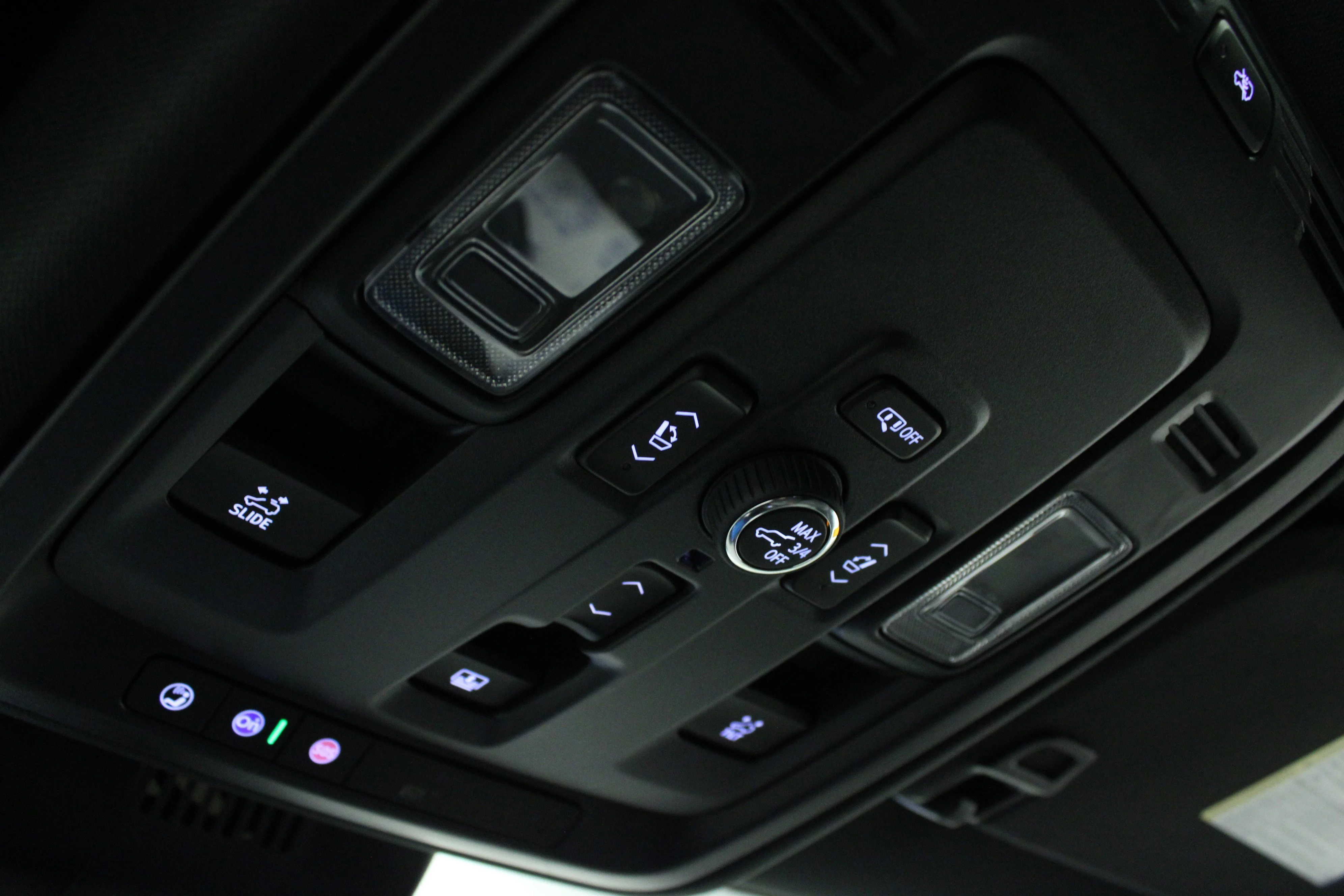Used 2025 Onyx Black GMC Denali image 26
