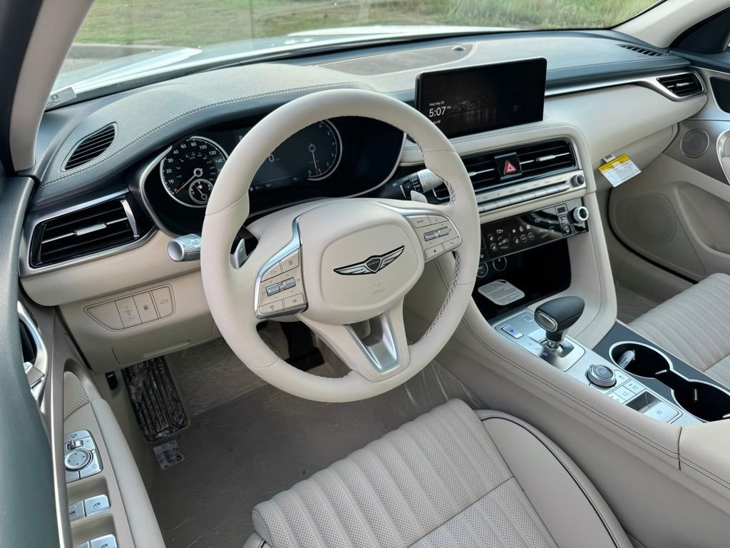 New 2026 White Genesis 2.5T PRESTIGE image 2