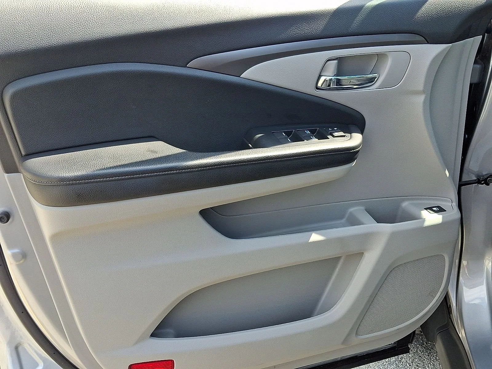 Used 2020 Silver Honda RTL image 12