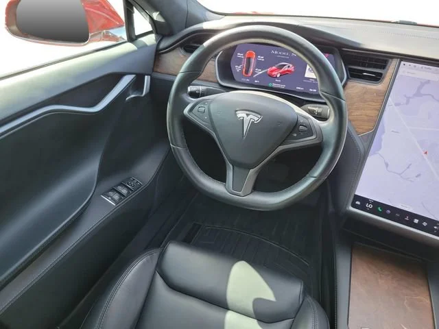Used 2021 Red Tesla Long Range Plus image 27