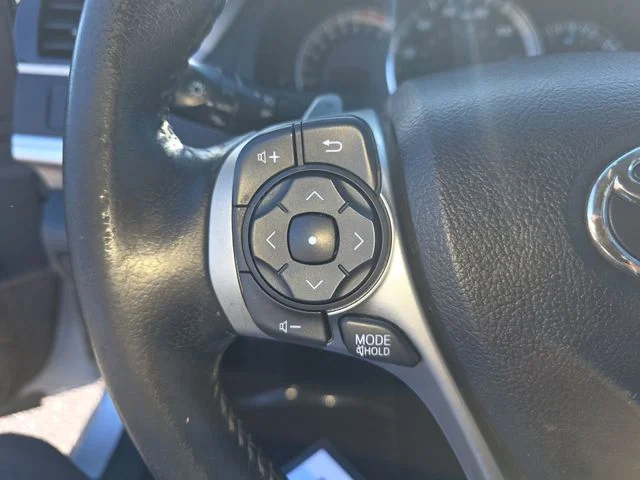 Used 2014 Silver Toyota SE image 17