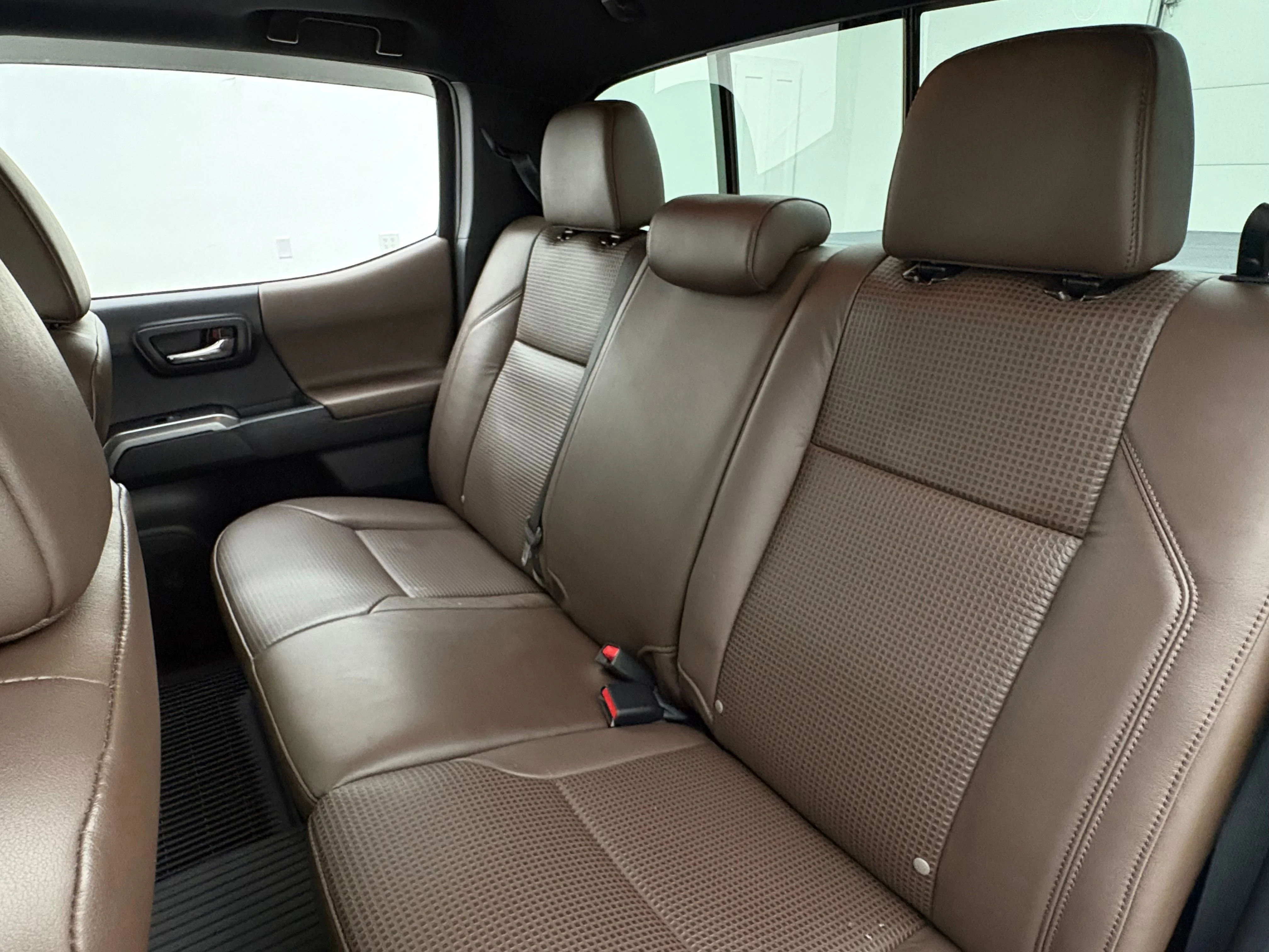 Used 2023 Ice Toyota Limited image 41