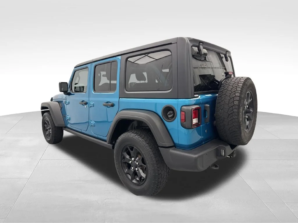 Used 2020 Bikini Pearlcoat Jeep Unlimited Sport image 5