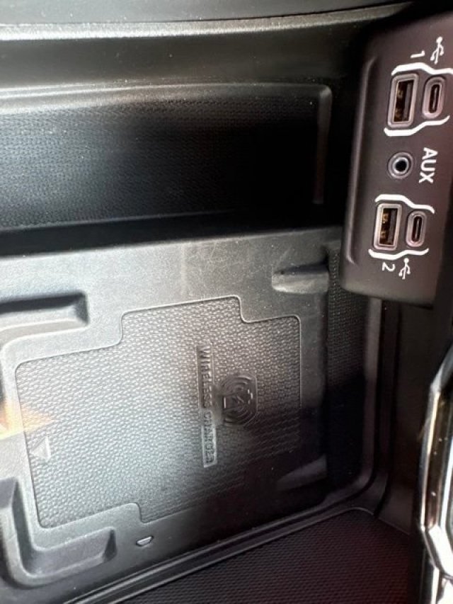 Used 2024 Vapor Gray Dodge R/T image 26