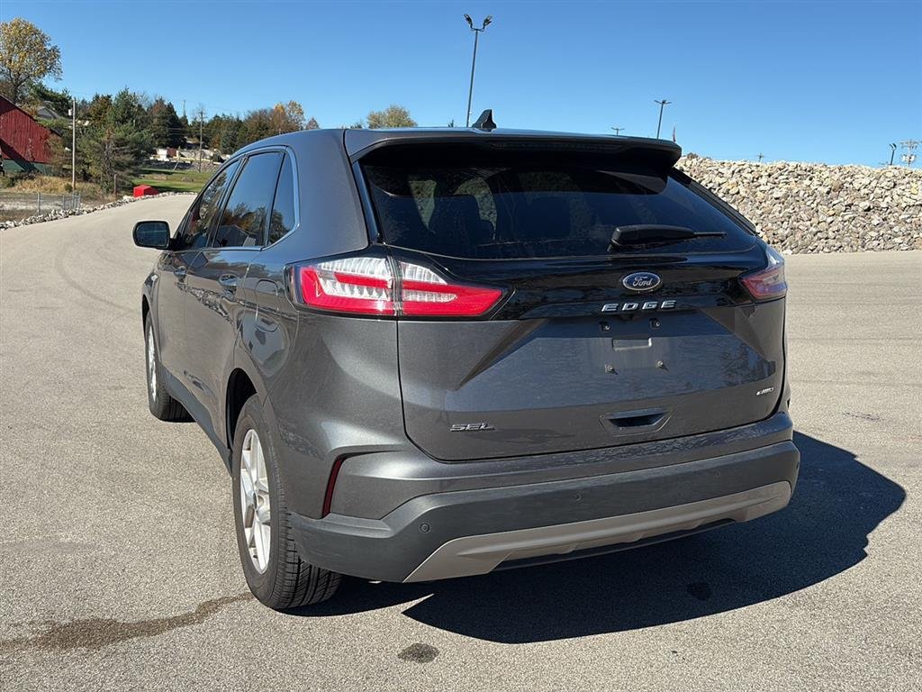 2023 Ford Edge SEL photo 4