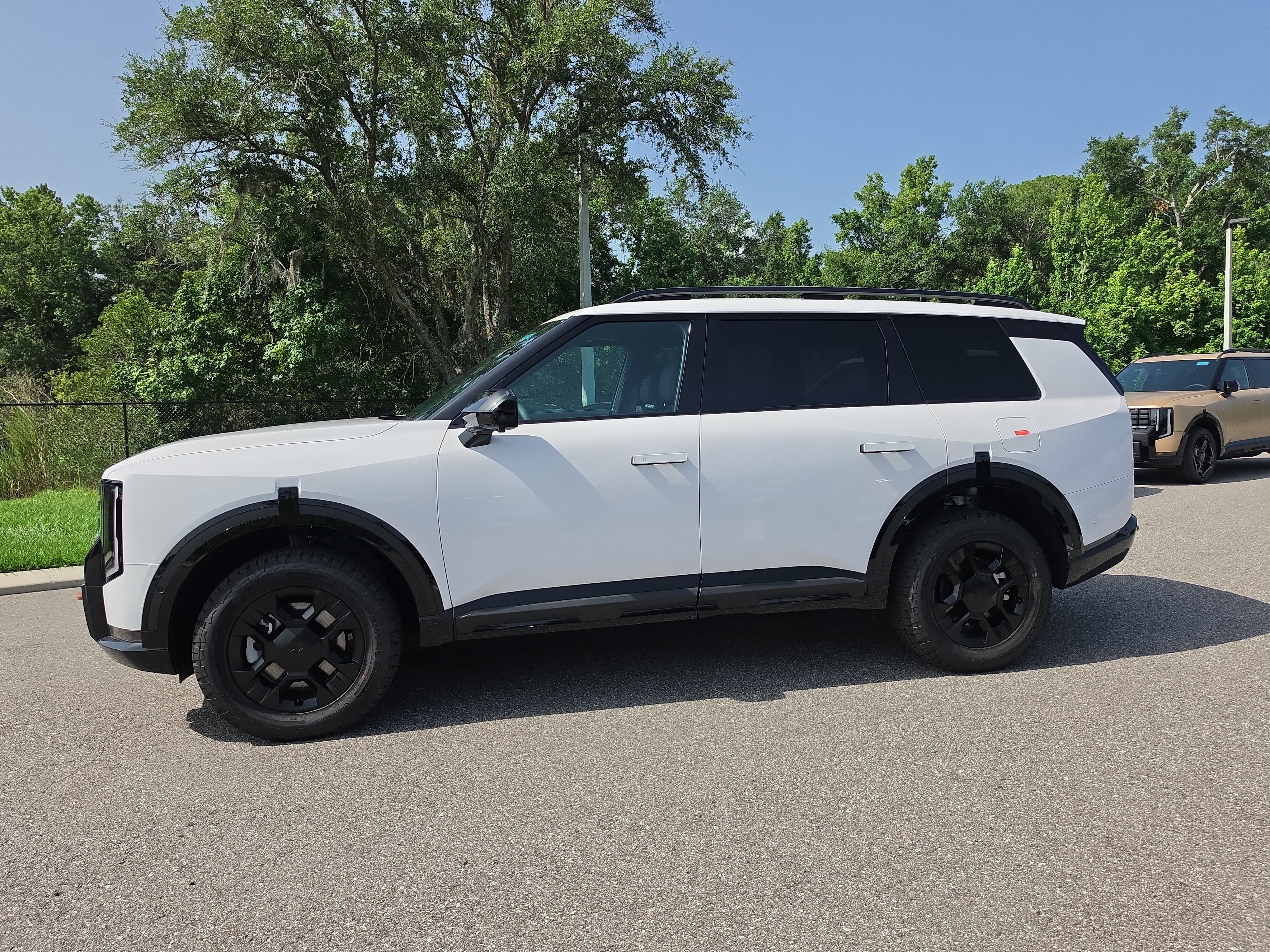 New 2027 Glacial White Kia X-Pro SX Prestige image 5