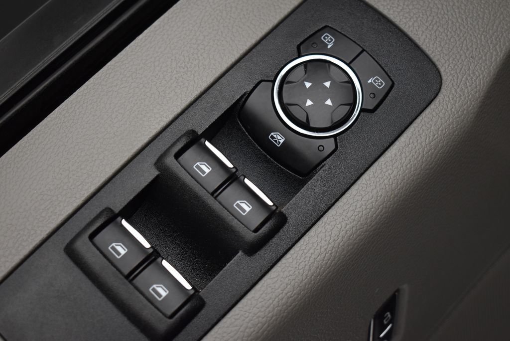Used 2020 Black Ford XLT image 11