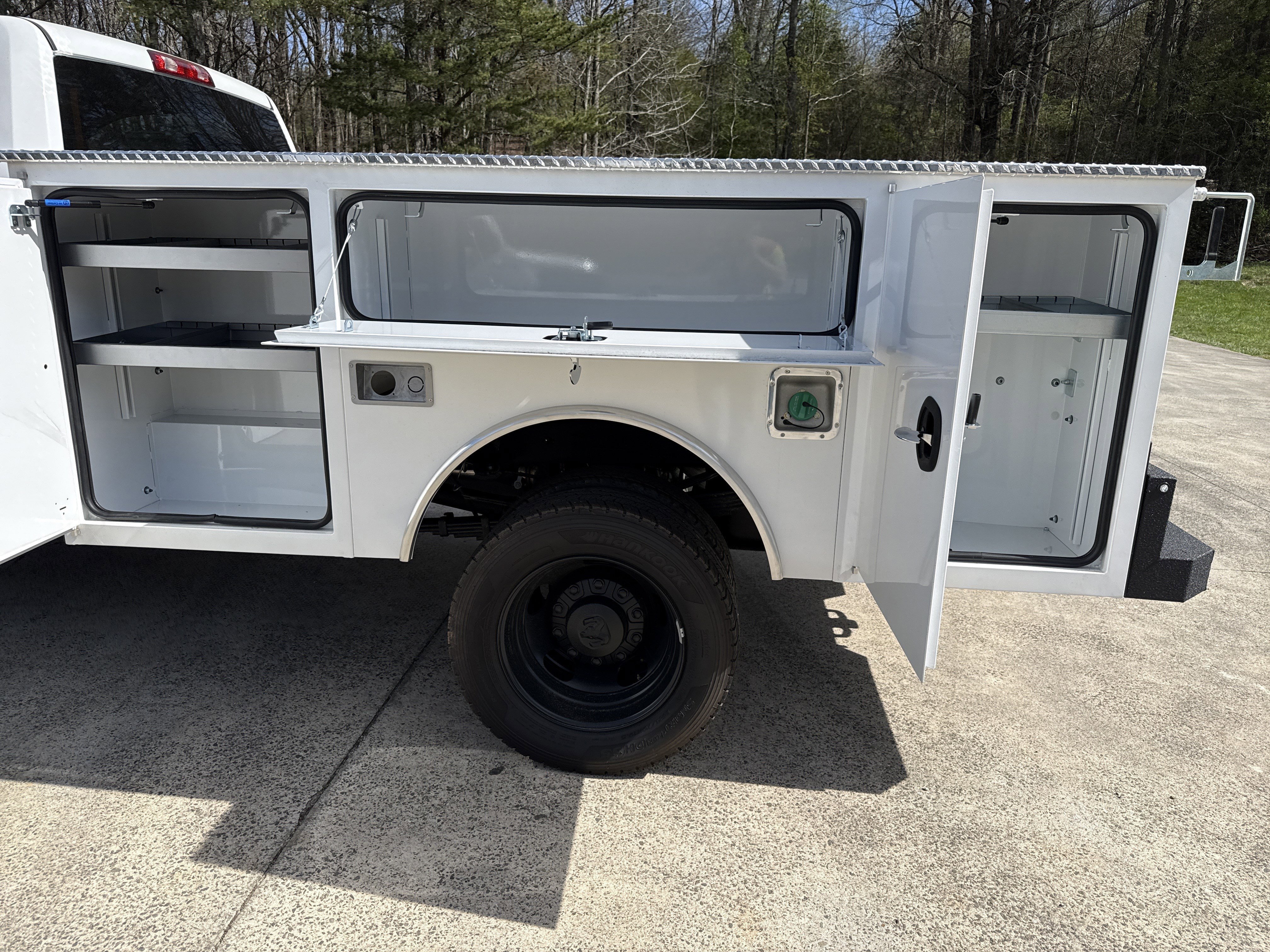 New 2026 Bright White Clear-Coat Exterior Paint RAM Tradesman image 21