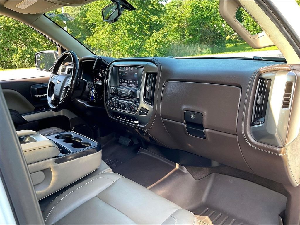 Used 2018 White Chevrolet LTZ image 14