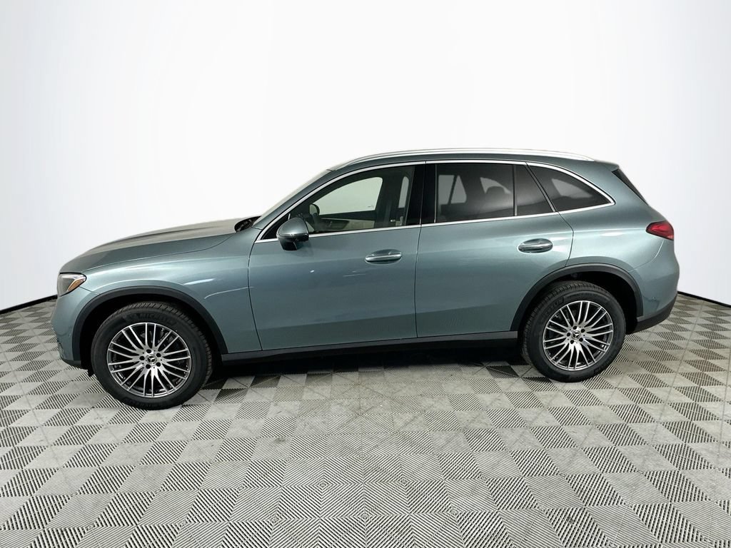 New 2026 Verde Silver Metallic Mercedes-Benz GLC 300 image 38
