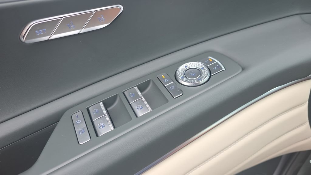 New 2026 Silver Genesis 2.5T image 19
