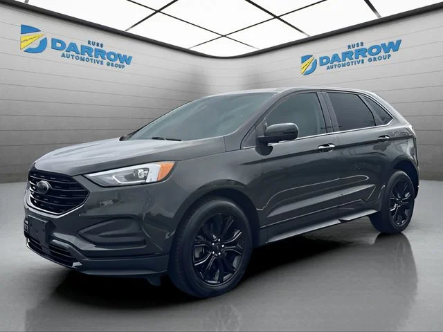 Used 2022 Green Ford SE image 1