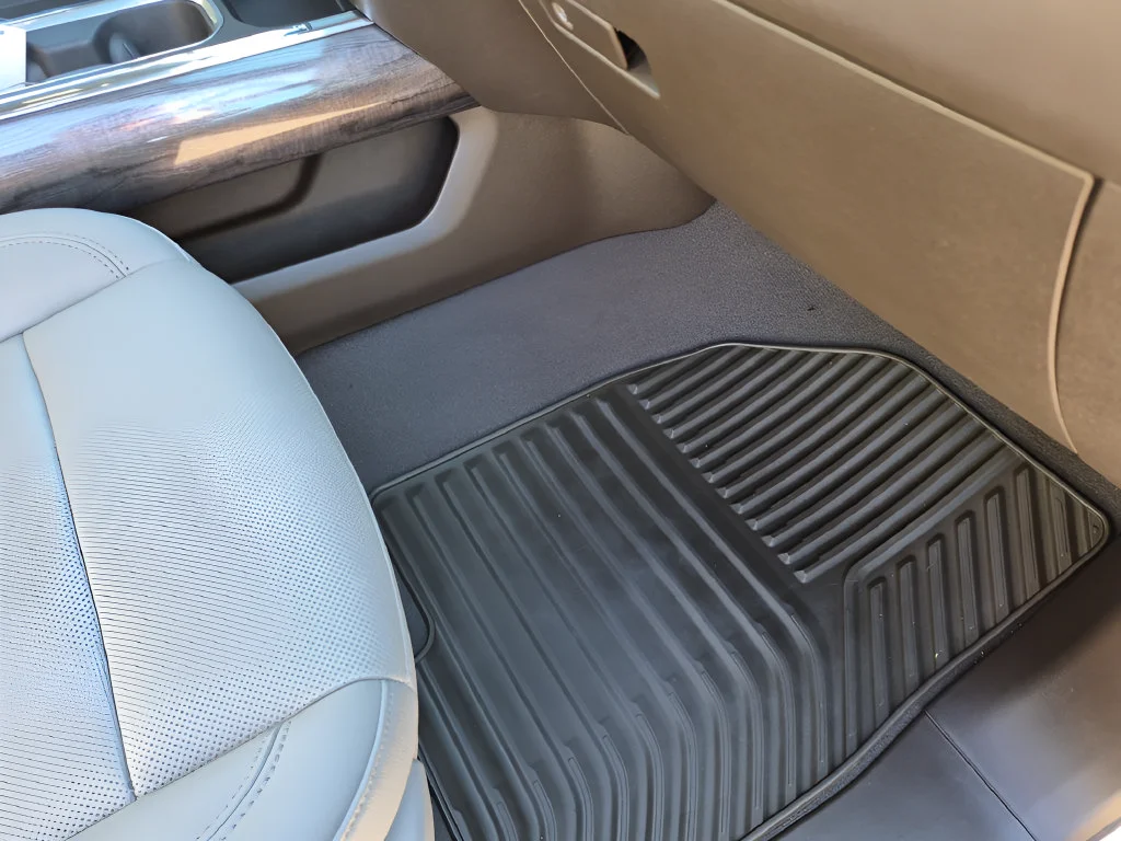 Used 2023 SUMMIT WHITE Chevrolet LTZ image 37