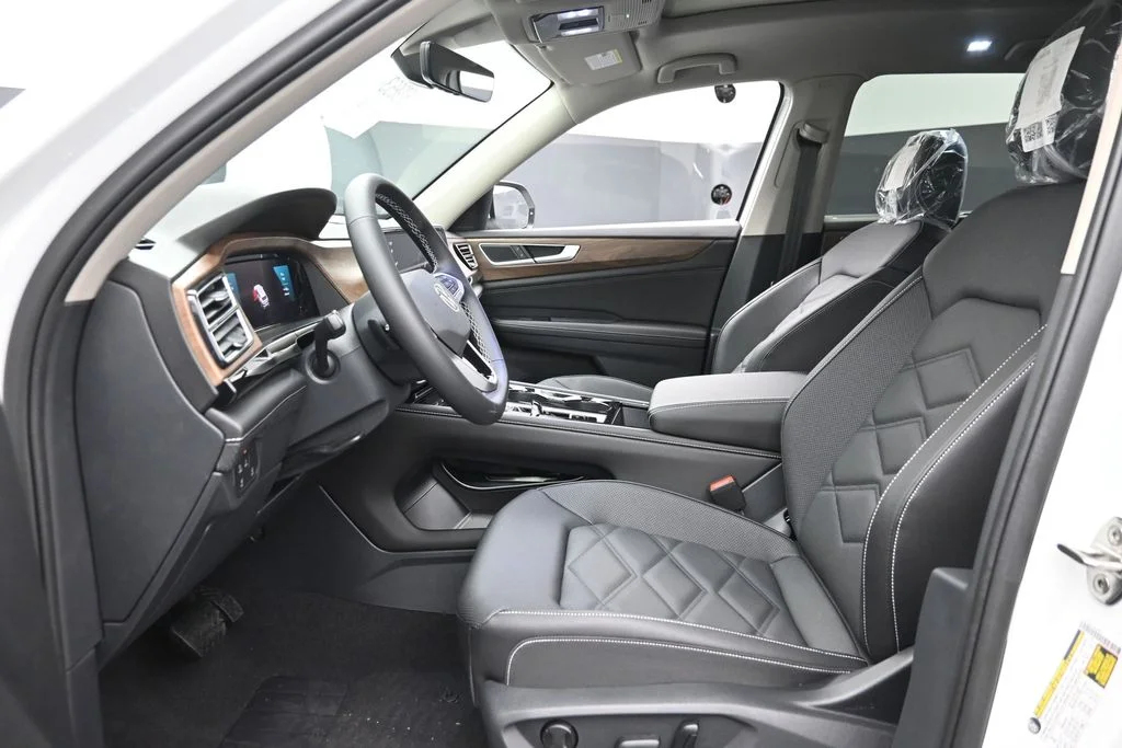 2026 Volkswagen Atlas SE w/Tech - Photo 13