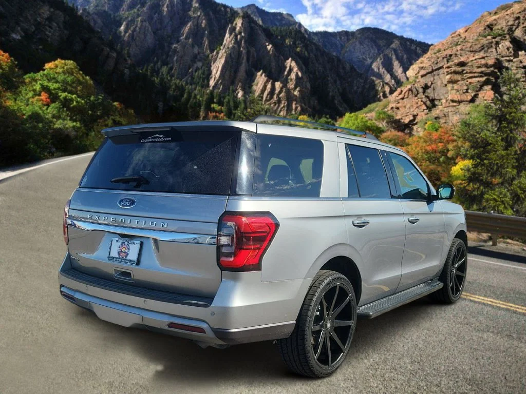 Used 2024 Silver Ford Limited image 3