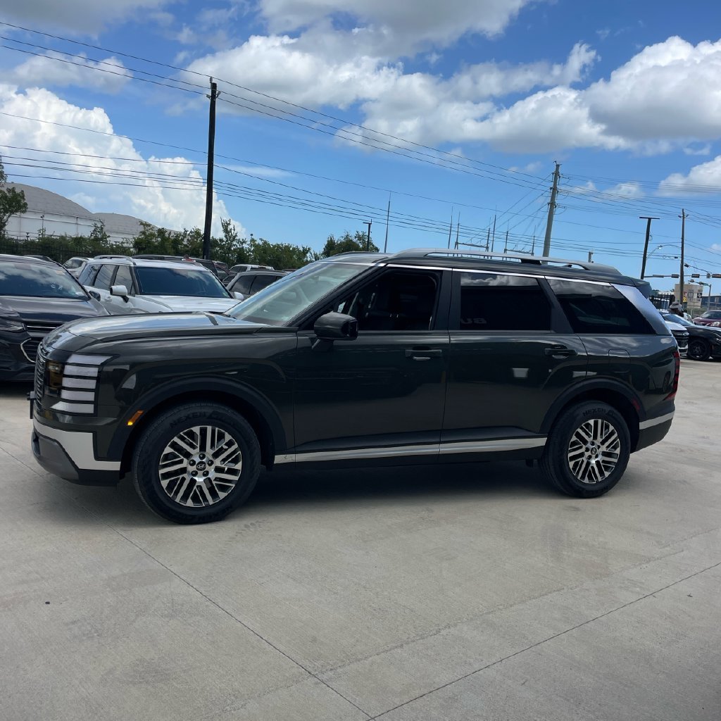 Used 2026 Black Hyundai SEL image 2