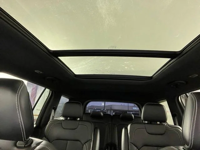 Used 2023 White Jeep Overland image 35