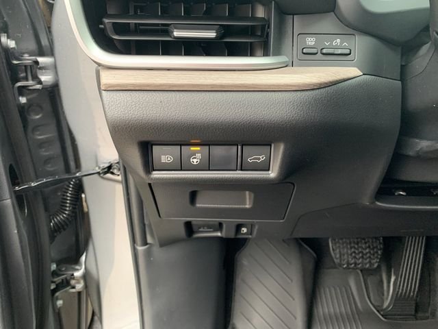 Used 2026  Toyota Platinum image 33