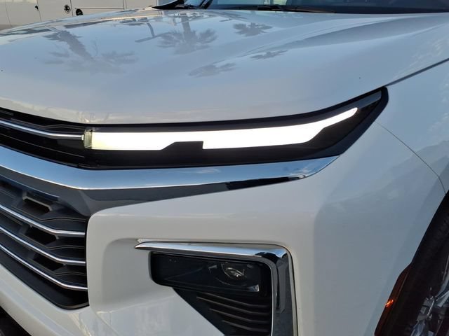 Used 2026 Summit White Chevrolet LT image 11
