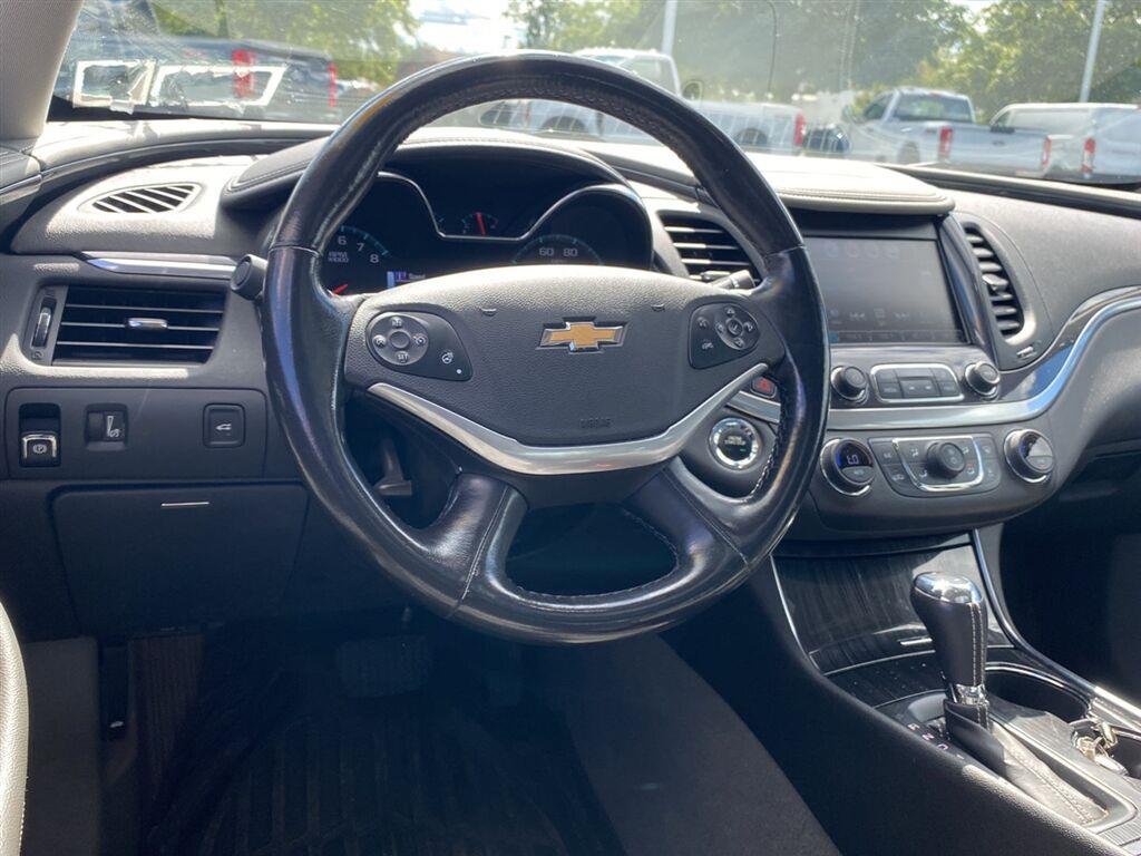 Used 2019 Pepperdust Metallic Chevrolet LT image 3